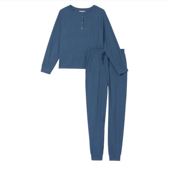 Victoria's Secret 2 piece jogger / lounge set - Picture 2 of 4